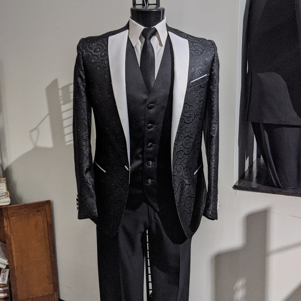 Black Swirl 3pc Suit